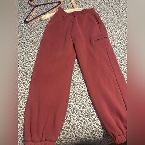 Comfrt NWOT Berry DND Joggers